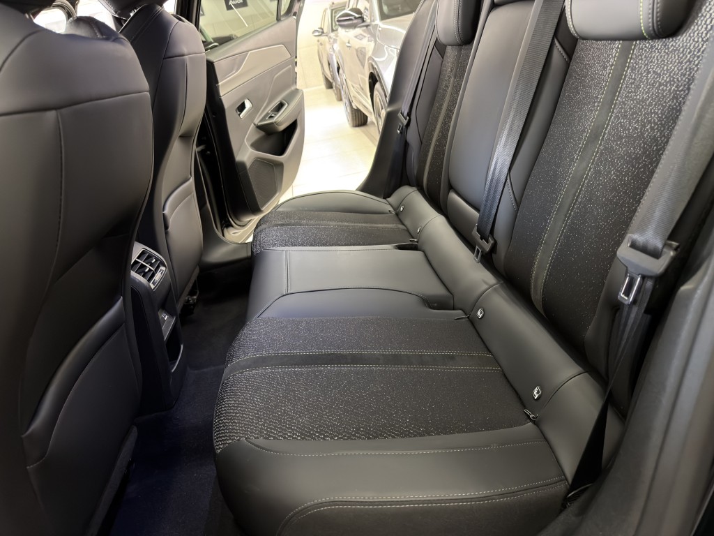PEUGEOT 308 1200 HYBRID 145 CV GT